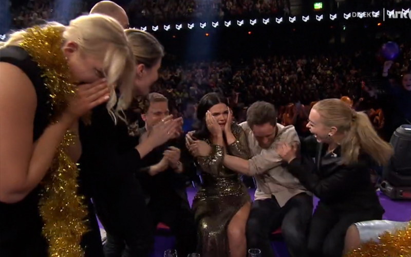 Norge: Ulrikke vinder med ‘Attention’ i Melodi Grand Prix efter kaotisk afstemning