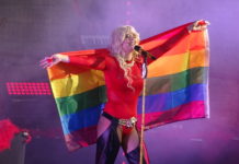 Live: Erika Vikman celebrates the summer and Pride with new and old disco hits Erika Vikman at Allas Sea Pool 2.7.2021