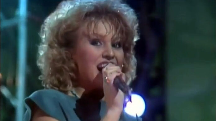 Gry vandt Melodi Grand Prix i 1983 med "Kloden Drejer"