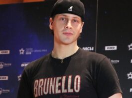 Adel The Second deltager i Melodi Grand Prix 2025 - Foto fra præsentationen i DR.