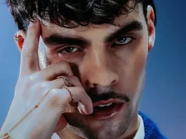 Adonxs repræsenterer Tjekkiet med sangen "Kiss kiss goodbye", som netop er udgivet.