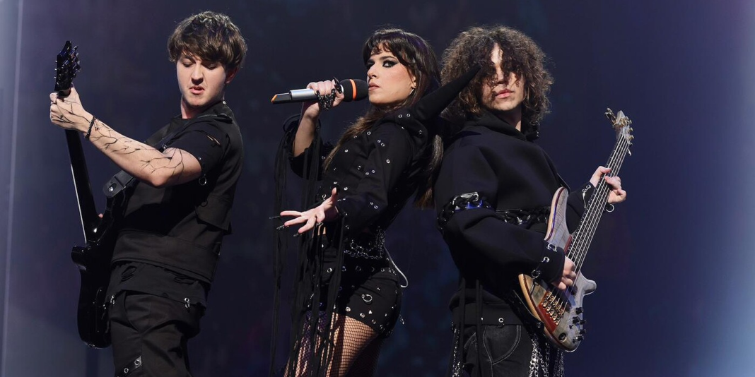 Rumænien er tilbage: Alexandra Căpitănescu synger Choke Me til Eurovision